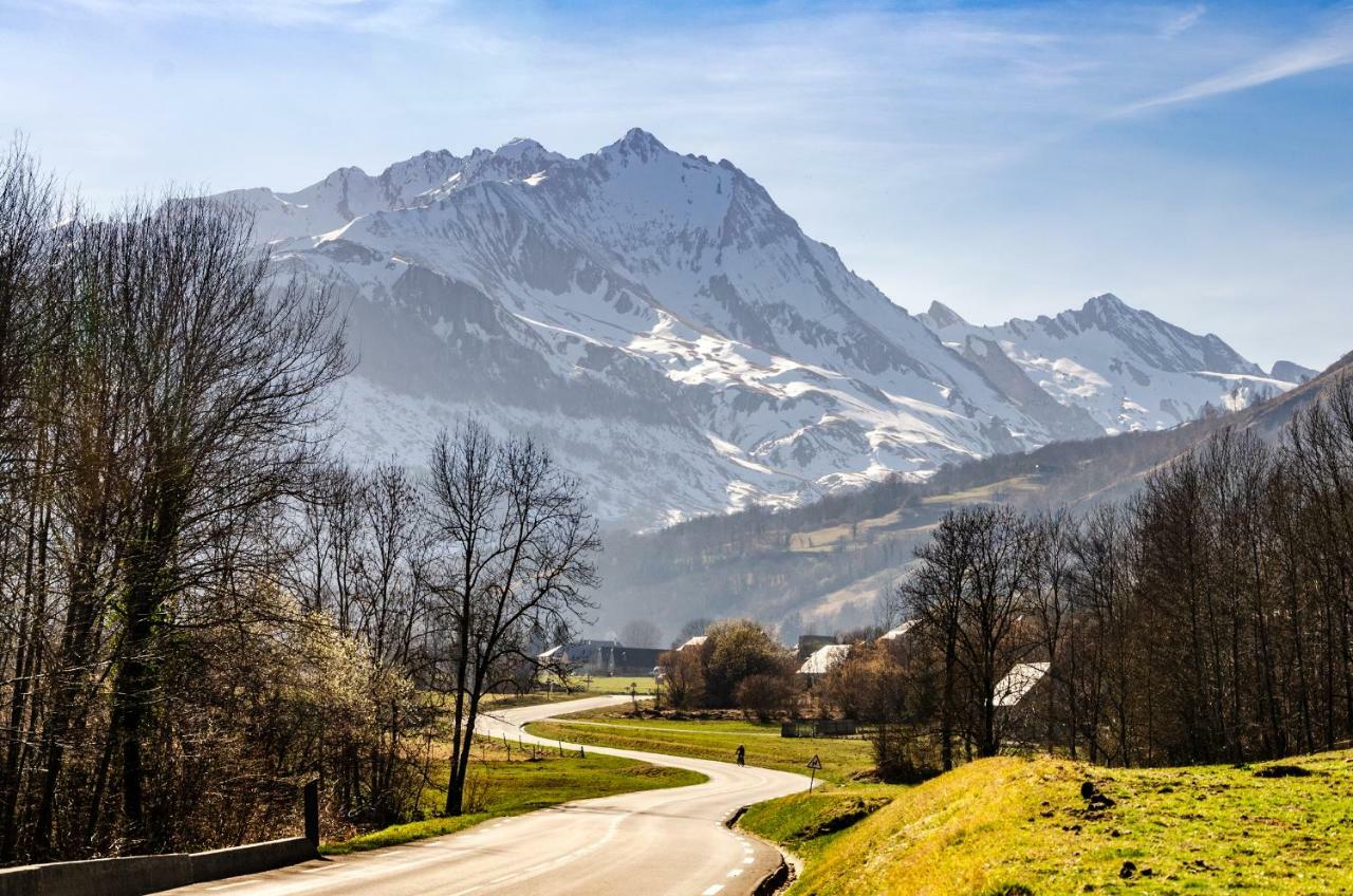 Pyrenees Cycling Lodge Saint-Savin (Hautes-Pyrenees) Exterior photo